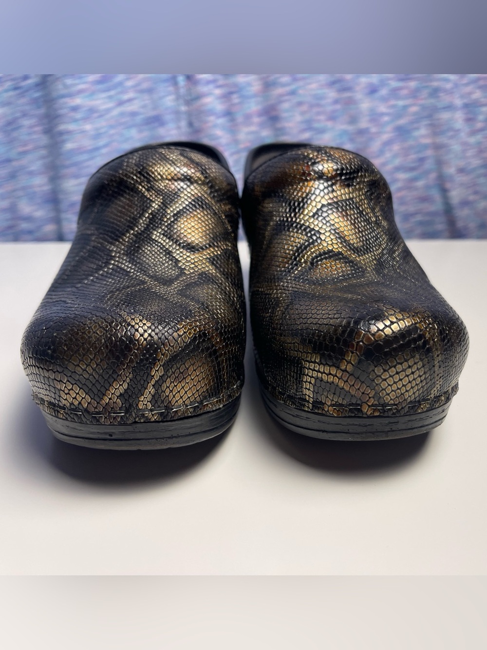 Dansko Python Print Clogs Size 8.5-9 - Picture 2 of 10
